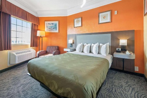 Quality Inn & Suites Beachfront - image 21