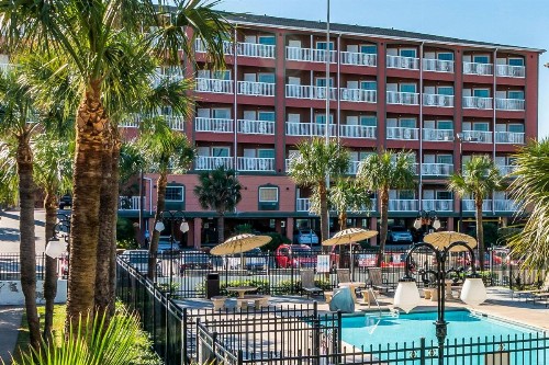 Quality Inn & Suites Beachfront - image 24
