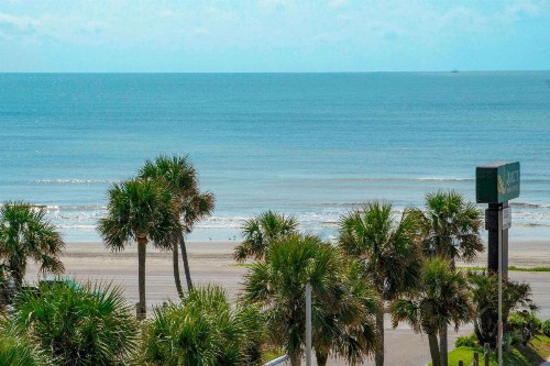 Quality Inn & Suites Beachfront - image 31