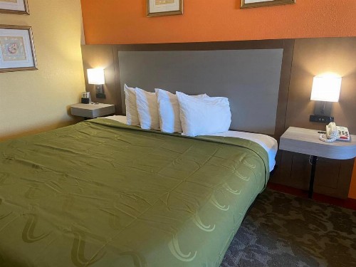 Quality Inn & Suites Beachfront - image 47