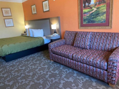 Quality Inn & Suites Beachfront - image 48