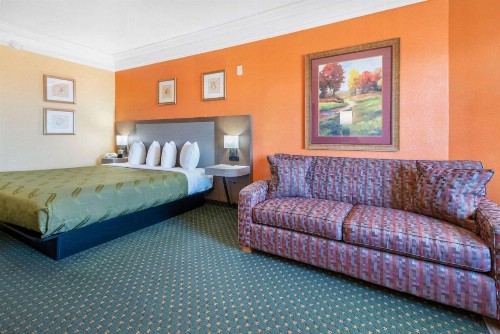 Quality Inn & Suites Beachfront - image 9
