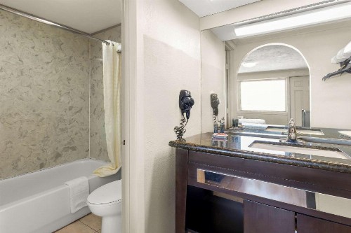 Knights Inn Galveston - image 44