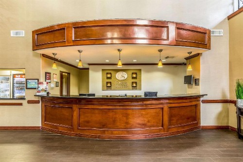 Comfort Suites Galveston - image 20