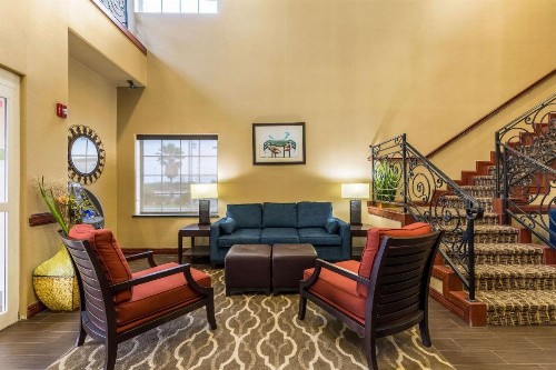 Comfort Suites Galveston - image 27