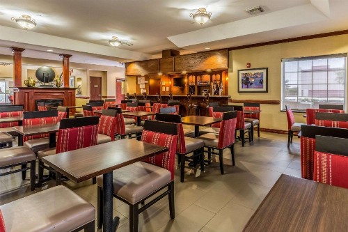 Comfort Suites Galveston - image 28