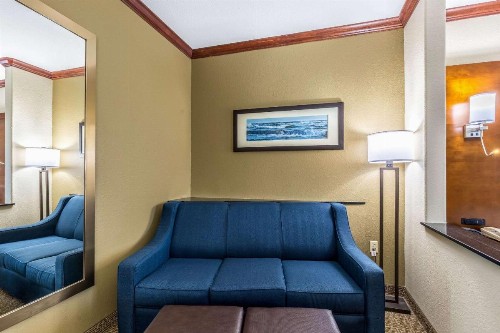 Comfort Suites Galveston - image 36