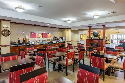 Comfort Suites Galveston - image 42