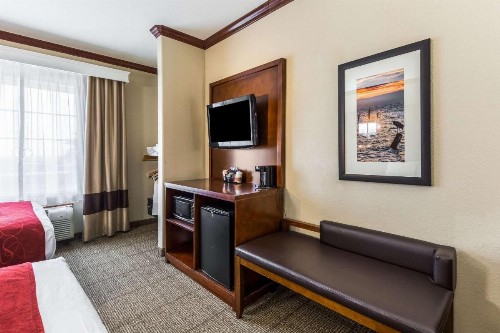 Comfort Suites Galveston - image 46