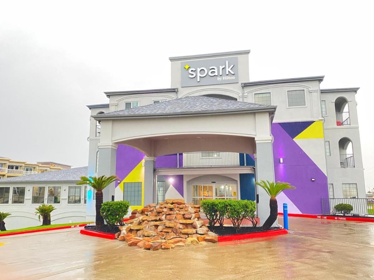 Comfort Inn & Suites Beachfront - main image