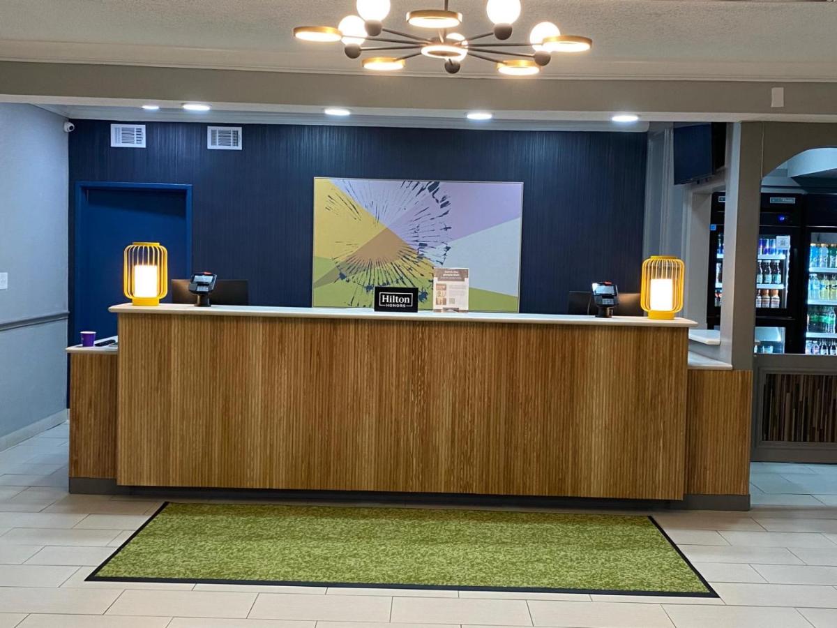 Comfort Inn & Suites Beachfront - image 4