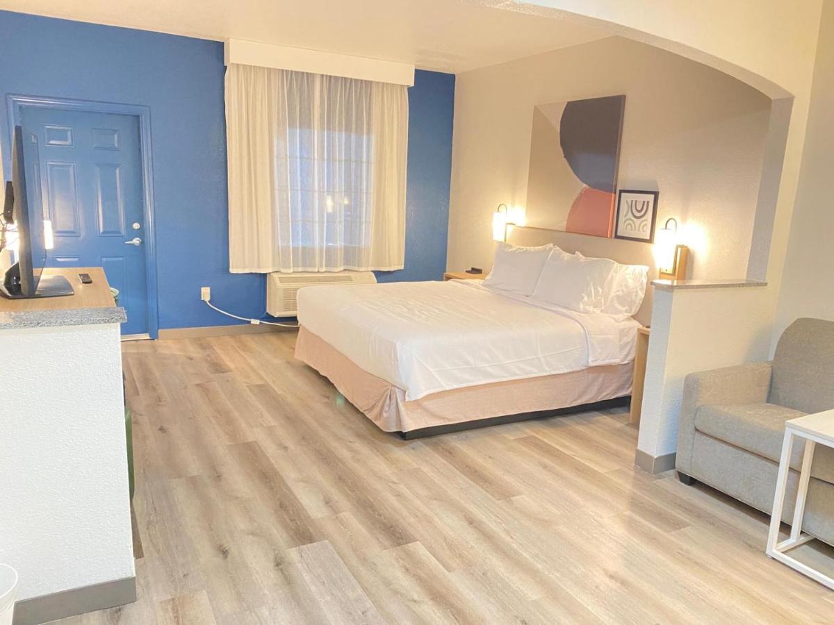 Comfort Inn & Suites Beachfront - image 7