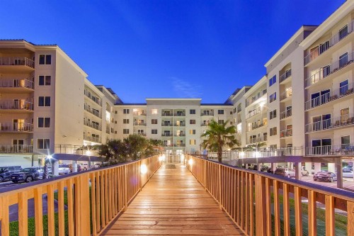 Holiday Inn Club Vacations Galveston Beach Resort an IHG Hotel - image 1