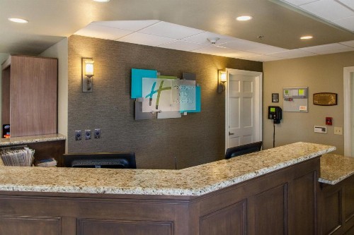 Holiday Inn Club Vacations Galveston Beach Resort an IHG Hotel - image 2