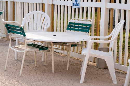 Island Inn - image 11
