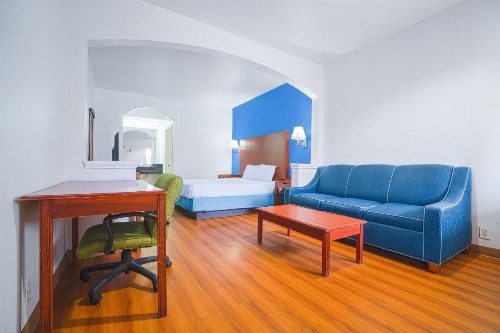 Island Inn - image 14