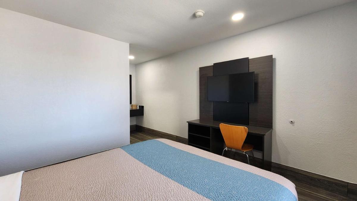 Motel 6-Galveston TX - image 4