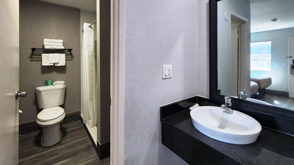 Motel 6-Galveston TX - image 7