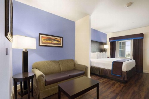 Days Inn & Suites by Wyndham Galveston West/Seawall - image 17