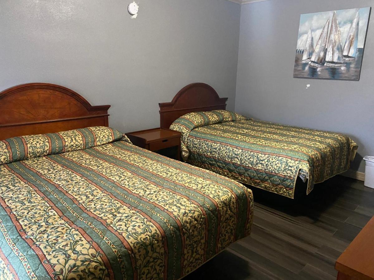 Surf Motel and Apartments - image 4