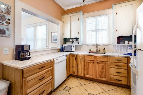 Castaway Cottage - image 9