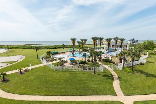 Beach Retreat - image 3