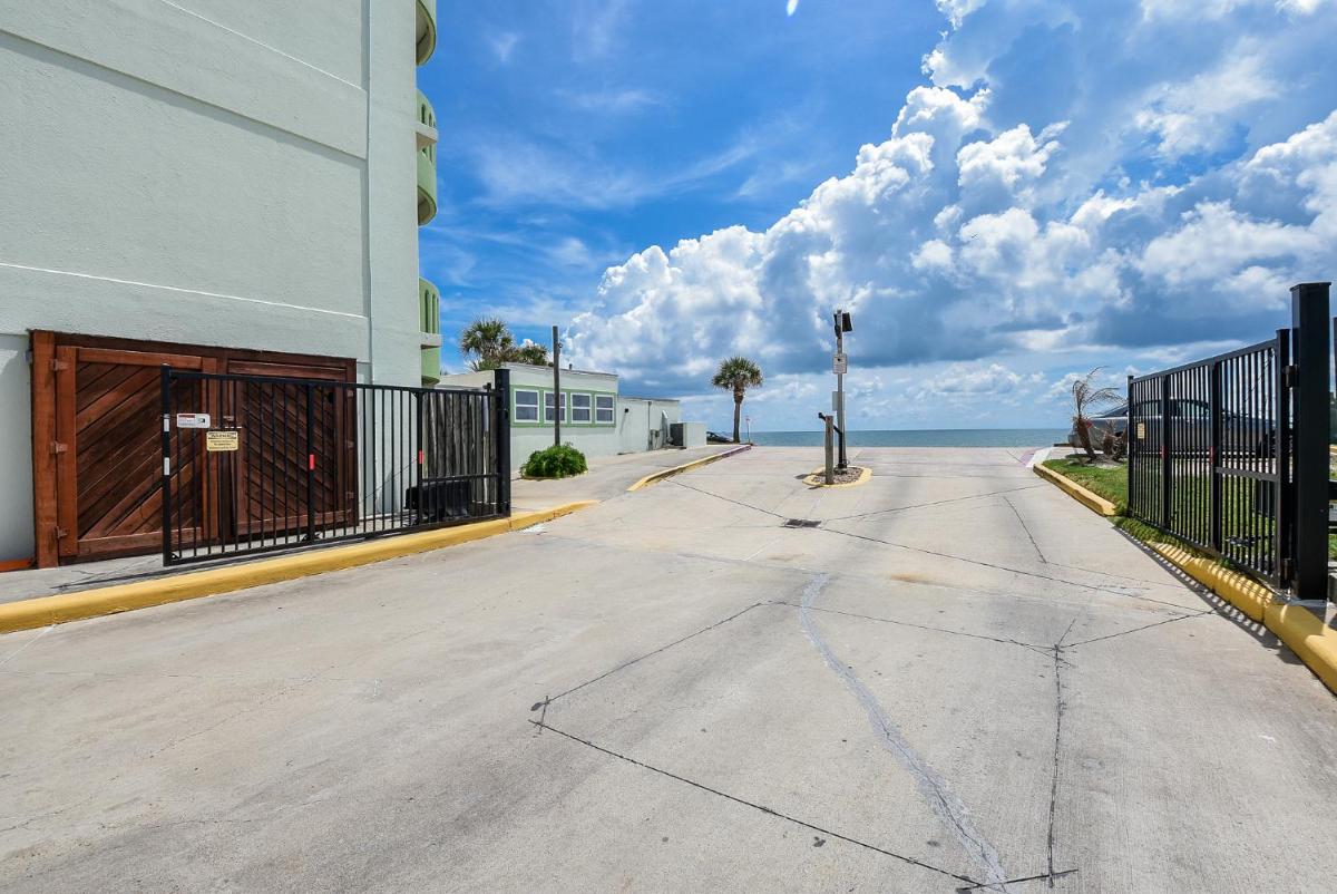 Galveston Oceanfront - image 5