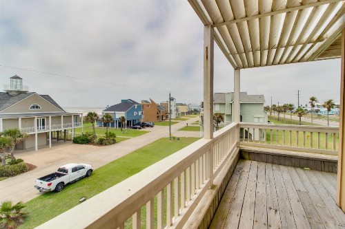The Holiday House - image 11