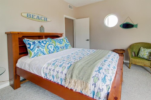 The Holiday House - image 2