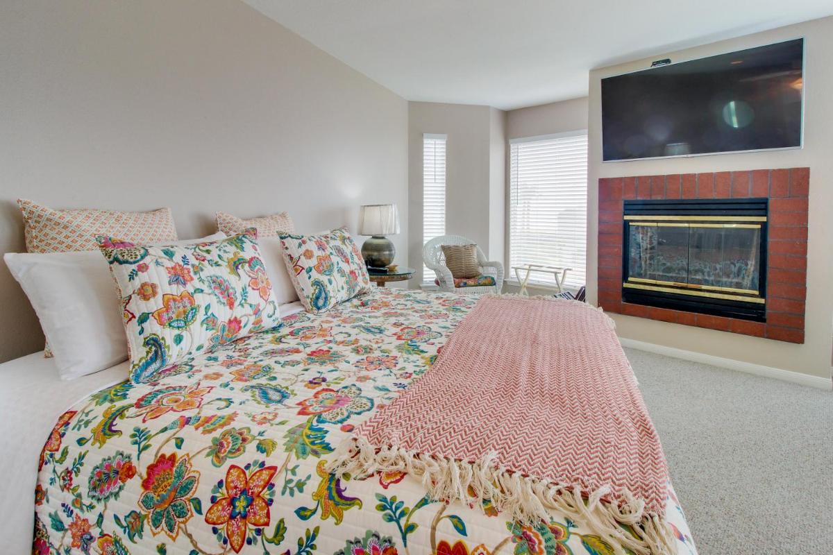 The Holiday House - image 4