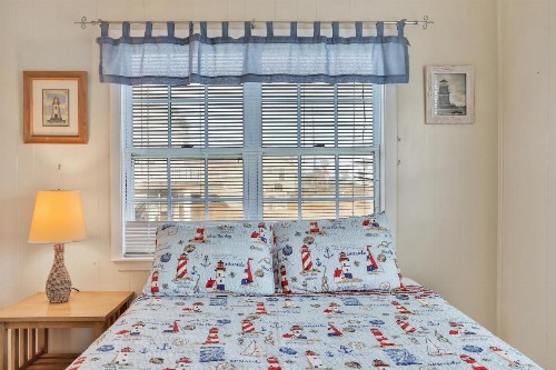 Seaside Cottage - image 5