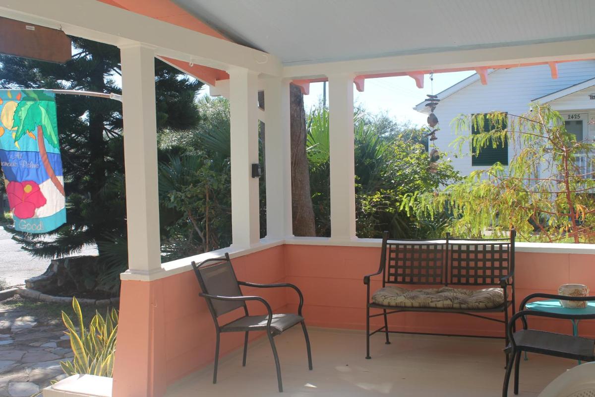 Coronado Palms Coastal Cottage - image 6
