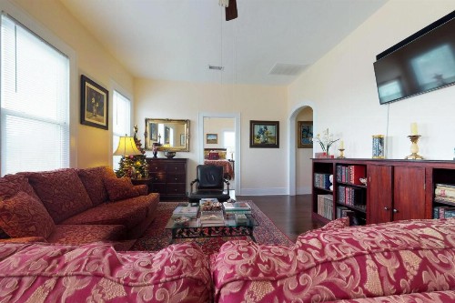 19th Street Retreat - image 5