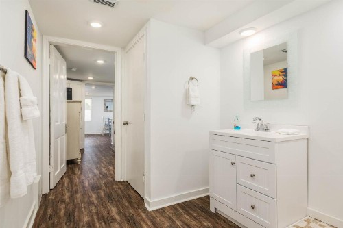 38th Street Retreat - Downstairs Level - image 8