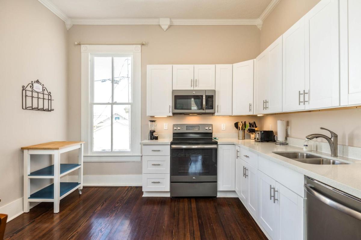 38th Street Retreat - Upstairs Level - image 6