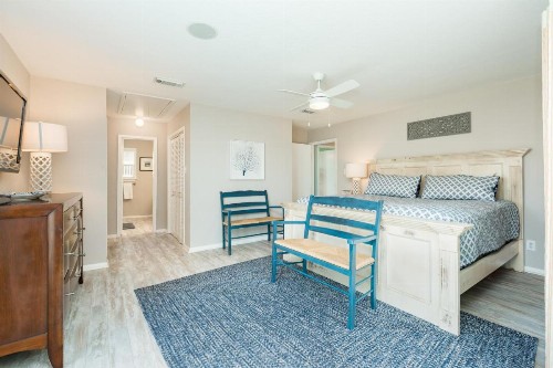 13 Palms - image 12