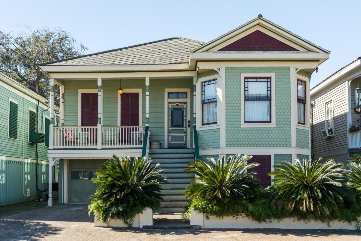 Victorian Galveston House - main image
