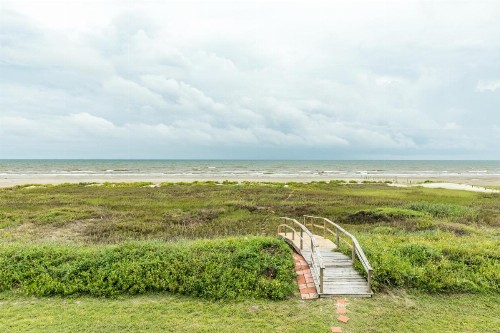 Oceanside Paradise - image 9