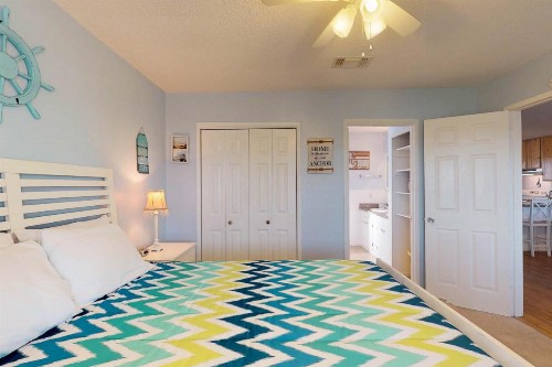 Captain's Quarters - image 8