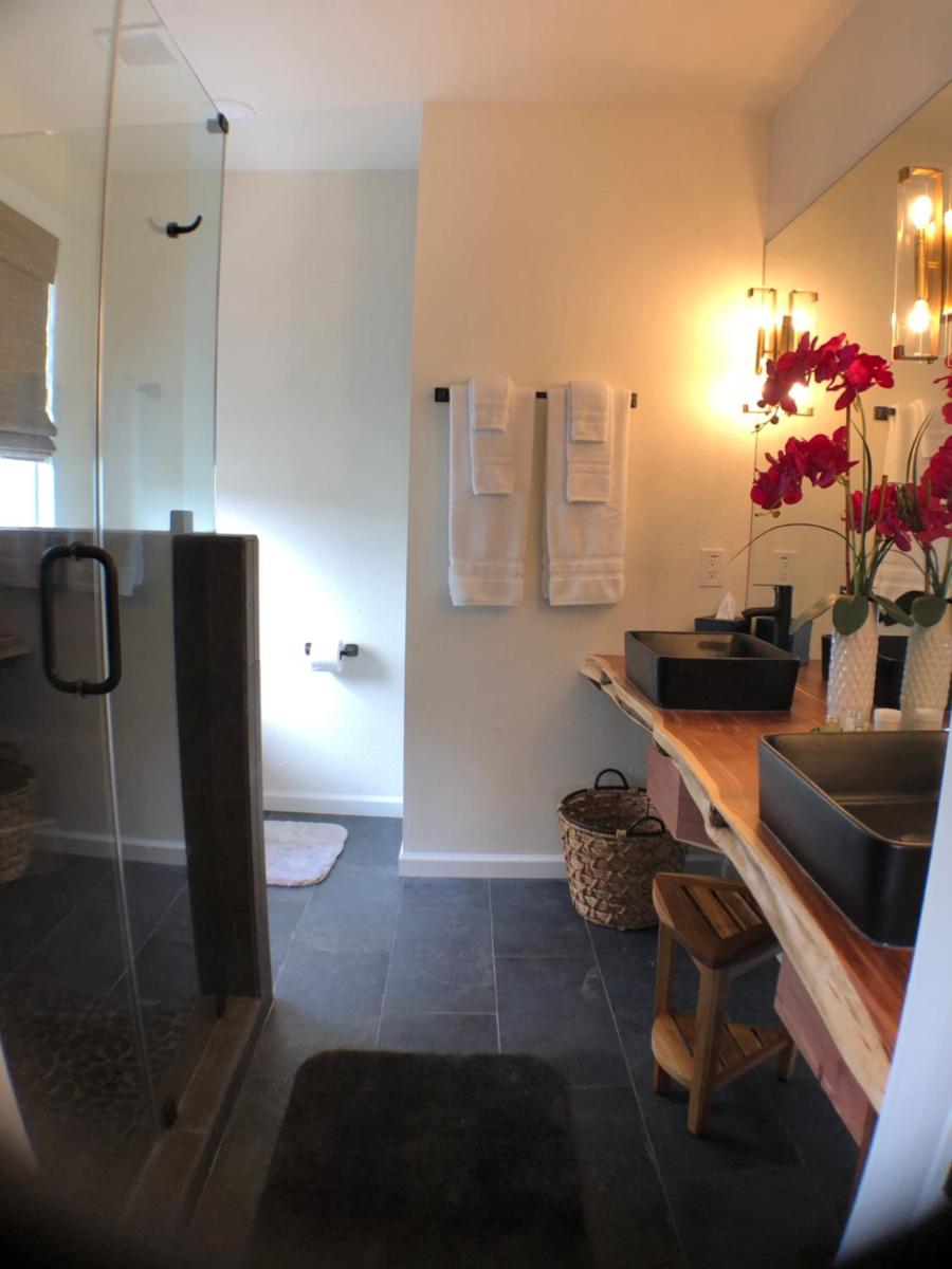 Avenue O Bed and Breakfast - image 4