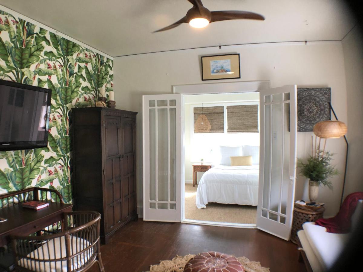 Avenue O Bed and Breakfast - image 5