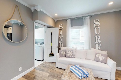 The Breezy Bungalow - image 11