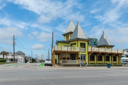 The Breezy Bungalow - image 8