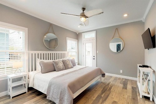 The Breezy Bungalow - image 9