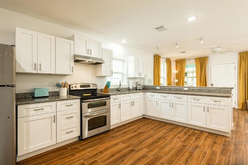 The Beachin' Bungalow - image 8