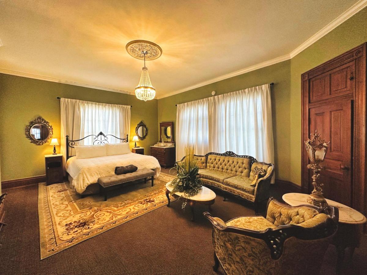 Schaefer Haus Mansion - image 2