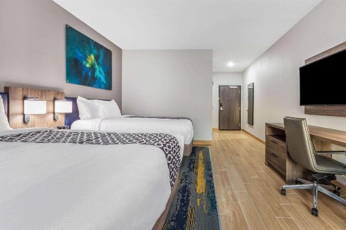 La Quinta Inn & Suites by Wyndham Galveston - image 15