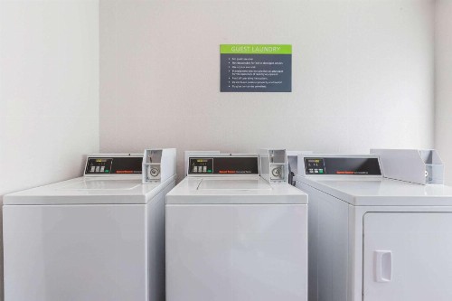 La Quinta Inn & Suites by Wyndham Galveston - image 26