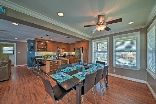 Cozy Galveston Home with Deck - Walk to the Beach! - image 2