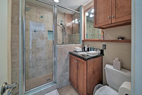 Cozy Galveston Home with Deck - Walk to the Beach! - image 3